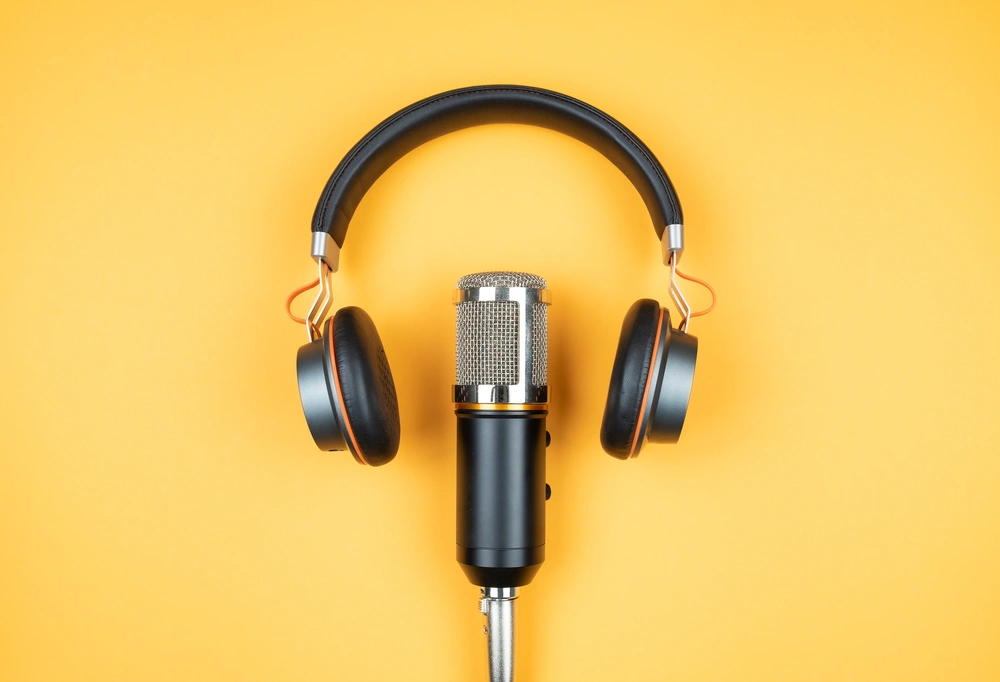 Podcast mic with headphones