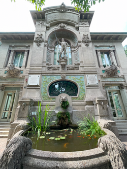 An image of the facade of the Milan Aquarium.